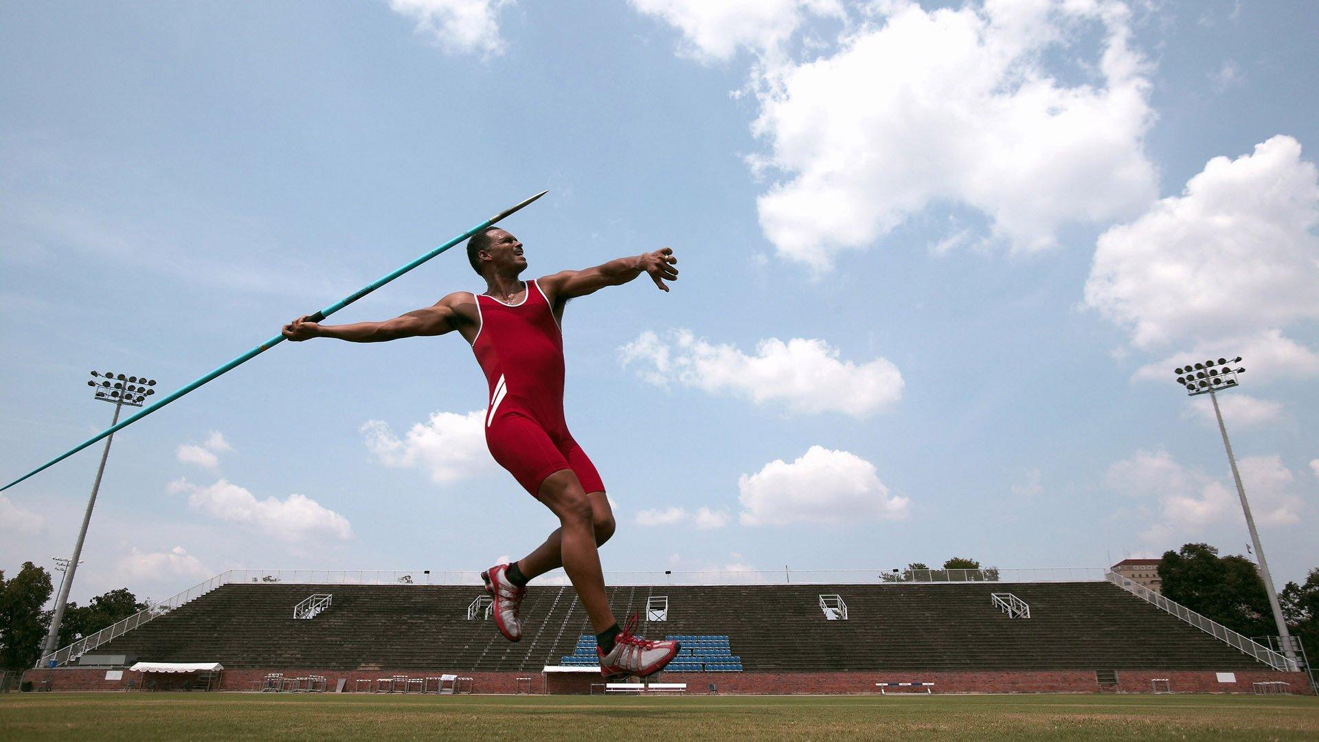 丁威迪西湖行,篮球巨星尝湖水笑问丁局新解