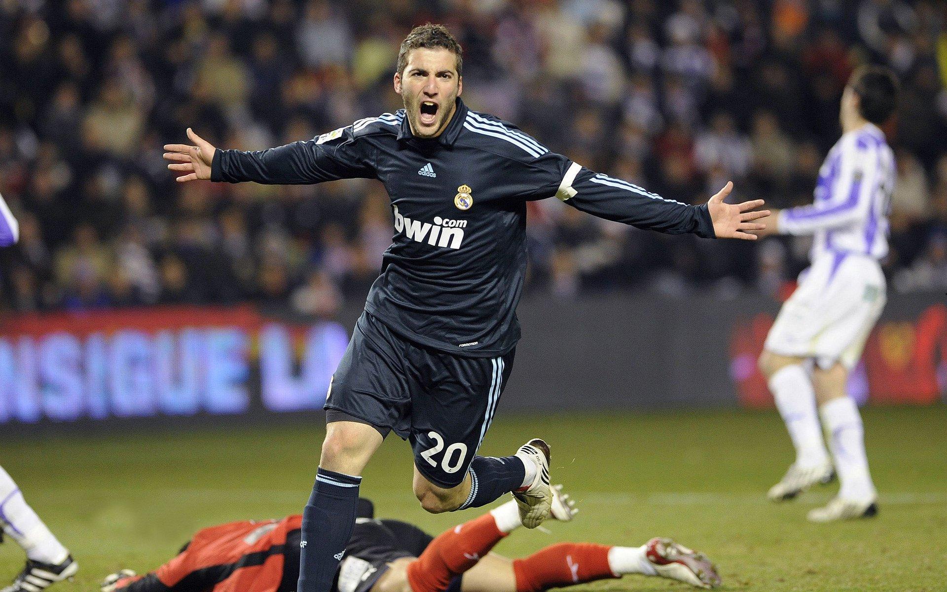 体坛诸葛梁评欠薪风波，奥拉罗尤与斯科拉里，谁的遭遇更悲情？